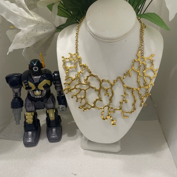 Family Statement SHIVE Necklace  2025 - Picture 4 of 12